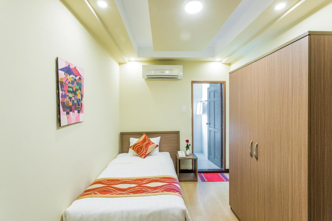 Golden Gate China Town Hotel Yangon Exterior photo